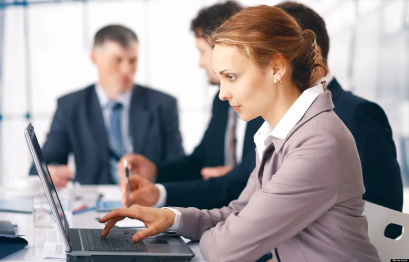 كيف تحافظان على علاقة مهنية داخل مكان العمل؟