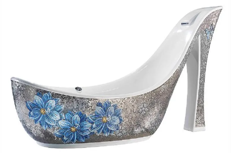 بالصور...أغلى حوض استحمام في العالم... حذاء نسائي!