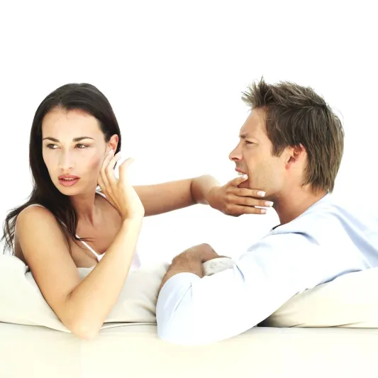 كذبات الرجال التي تكتشفها النساء