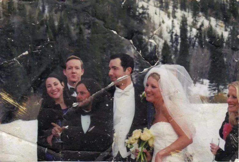 أمريكية تعثر على عروسين ظهرا في صورة كانت بين أنقاض برجي نيويورك