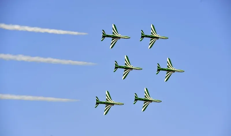 صور : السعوديون يحتفلون بالذكرى ال84 لتوحيد المملكة براً وجواً 