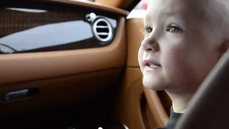 فيديو : شاهد حلم طفل مصاب بسرطان يتحقق مع مكلارين 12C   