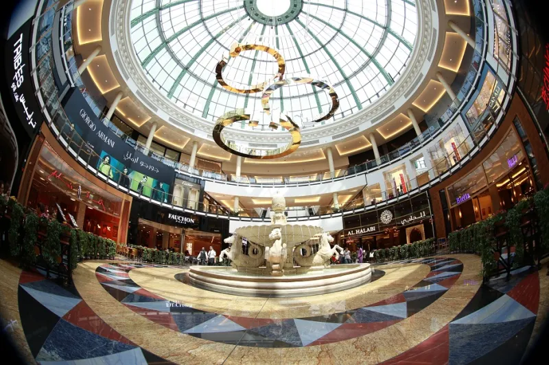 أحدث الأعمال الفنية في مول الإمارات من تيفاني أند كو