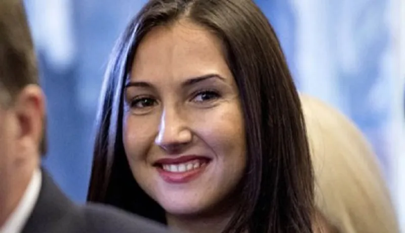 من لاجئة إلى.. وزيرة للتعليم !!