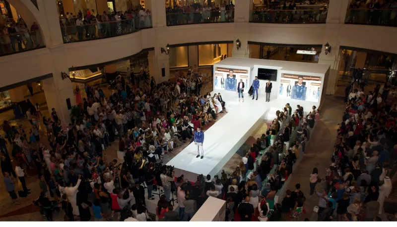 «مول الإمارات» يفتتح «عالم من الأزياء 2014» 