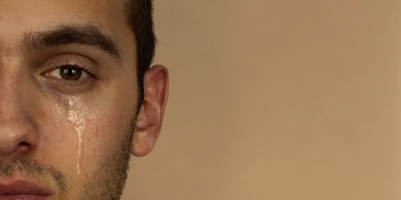 بكاء الرجل خطوة شجاعة ووسيلة للراحة النفسية