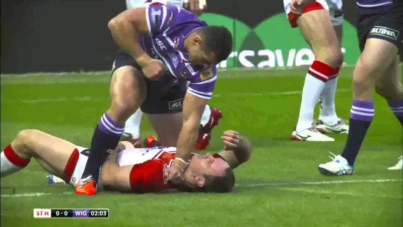 فيديو...لاعب رغبي يمزق عين منافسه