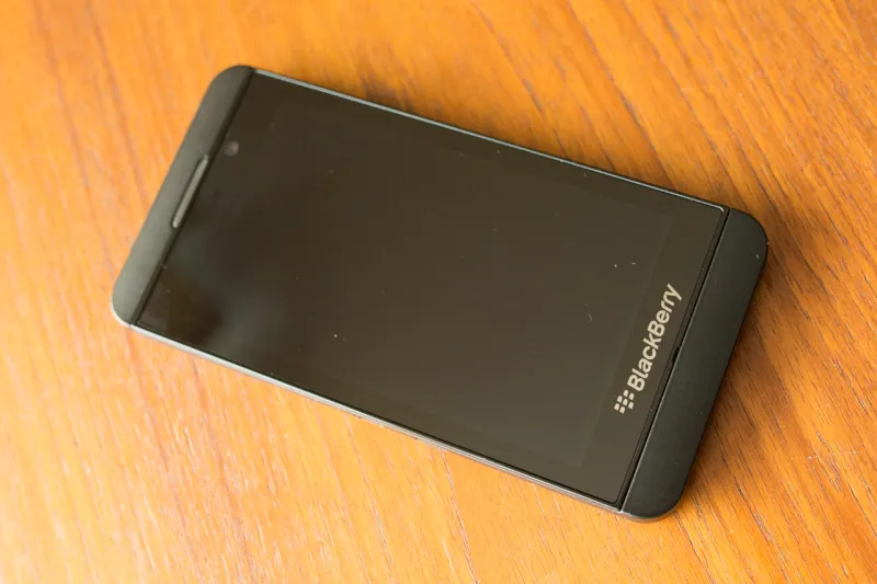 هاتف يدمر نفسه ذاتيا من بلاكبيري