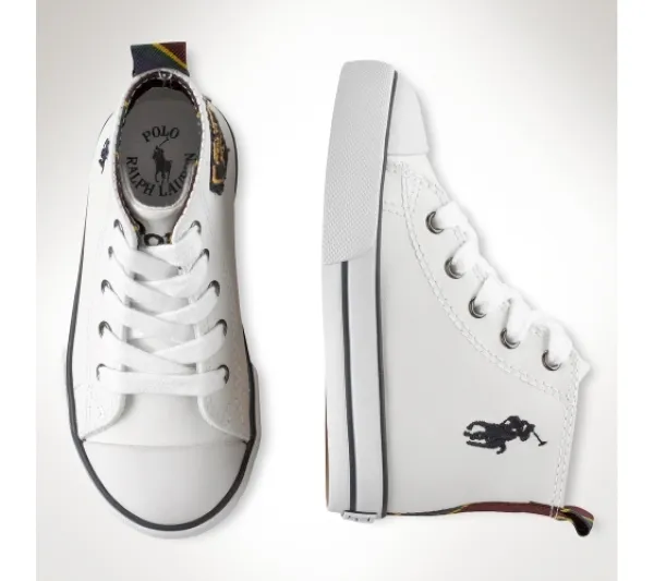 طريقة تنظيف الحذاء الأبيض ليصبح ناصع البياض وكأنه جديد   