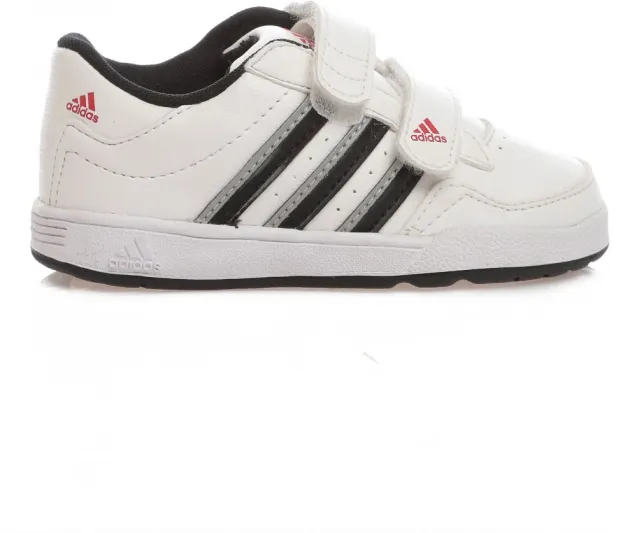 طريقة تنظيف الحذاء الأبيض ليصبح ناصع البياض وكأنه جديد   