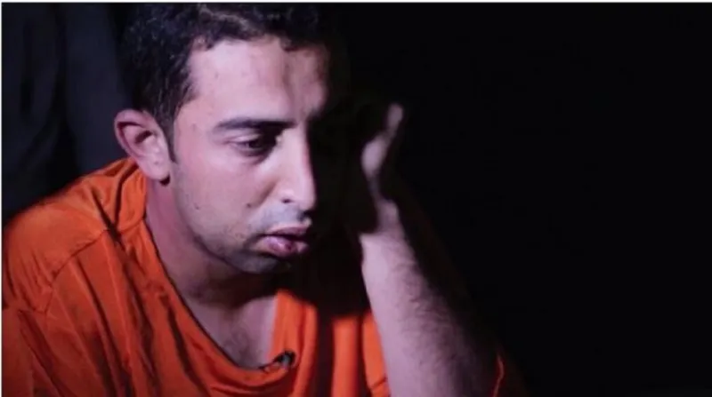"داعش" ينشر صورة للطيار الأردني ونص مقابلة معه
