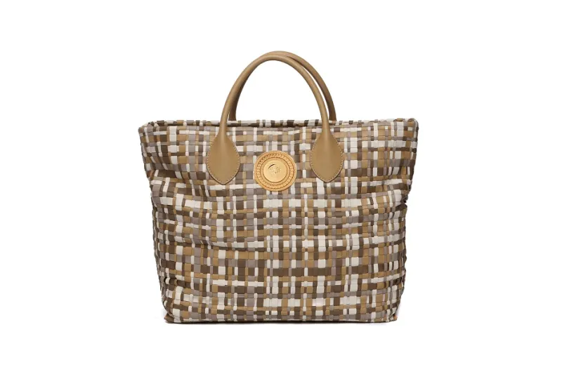 مجموعة فرساتشي الرجالية لموسم ربيع وصيف 2015