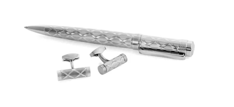 تاتيوسيان  علامة الأكسسوارات الرجالية الرائدة تقدم نصائحها للحصول على طلة أنيقة