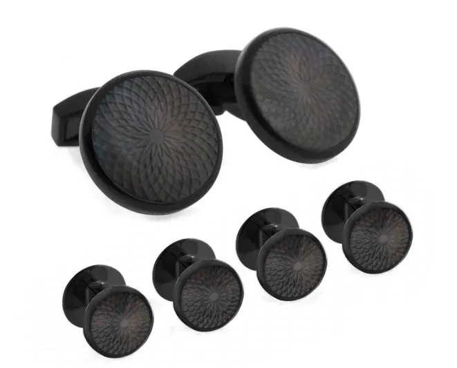 تاتيوسيان  علامة الأكسسوارات الرجالية الرائدة تقدم نصائحها للحصول على طلة أنيقة