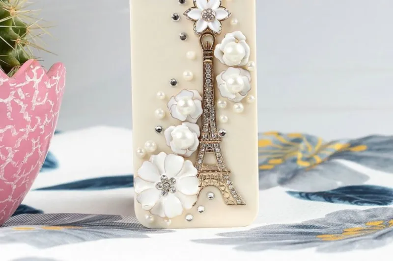 أغطية هواتف باهضة الثمن.. يتهافت عليها الأغنياء!