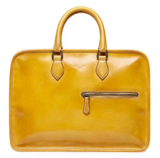 بيت الأزياء الإيطالي "بيرلوتي" ينطلق على موقع التسوق الإلكتروني