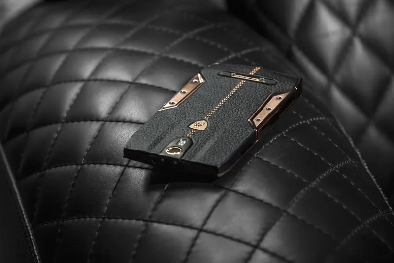 بالفيديو..هاتف لامبورغيني بآلاف الدولارات