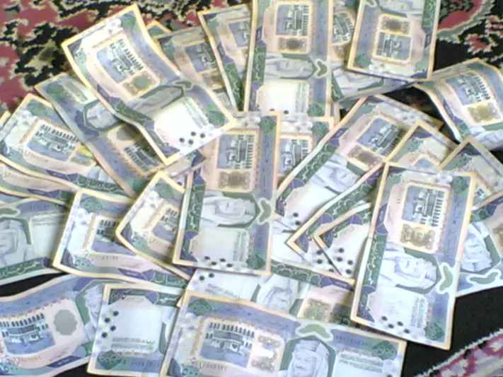 شاب سعودي يعلن التبرع بمليار ريال