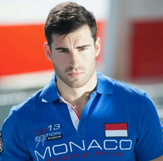 جندي إسباني أجمل رجل في العالم لعام 2014 .. صور  