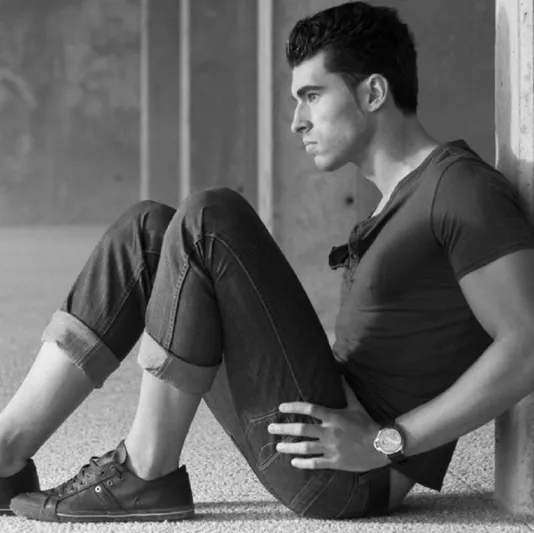 جندي إسباني أجمل رجل في العالم لعام 2014 .. صور  