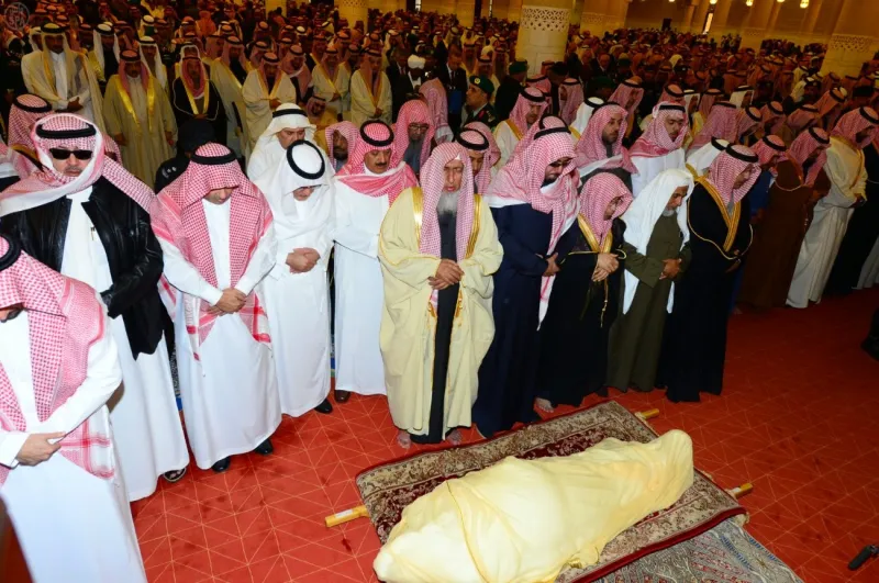 بساطة مراسم تشييع الملك تبهر الغرب