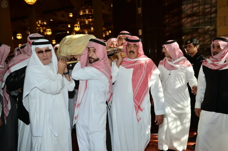 بساطة مراسم تشييع الملك تبهر الغرب