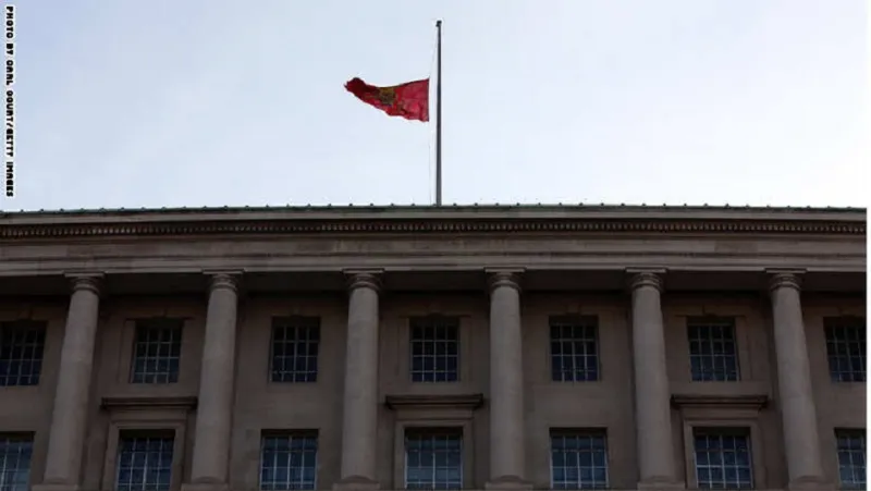 هكذا نكست بريطانيا أعلامها لرحيل العاهل السعودي الملك عبدالله بن عبدالعزيز