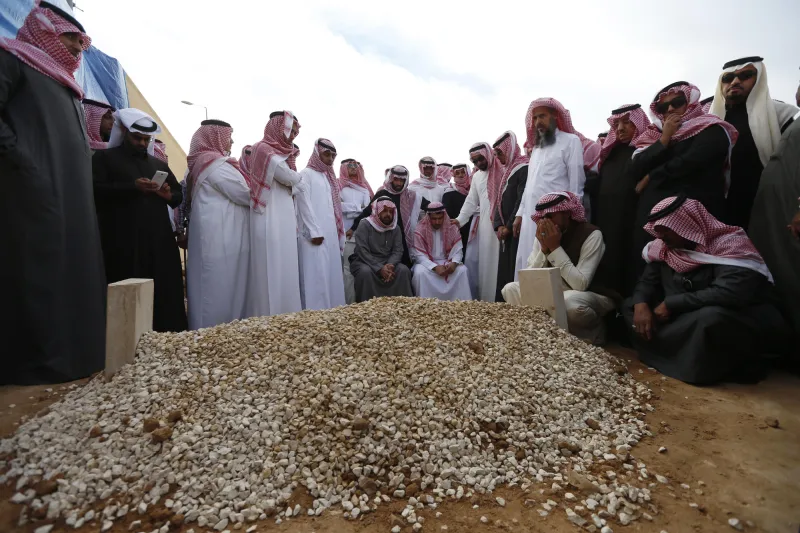 بساطة مراسم تشييع الملك تبهر الغرب