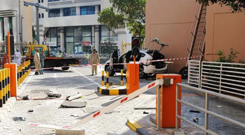 فيديو.. تفاصيل وفاة سيدة سقطت سيارتها من الطابق السادس بأبوظبي
