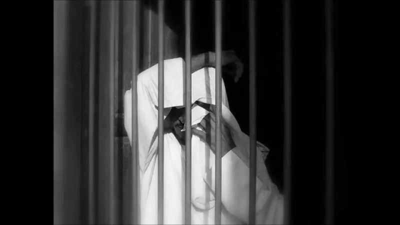 خليجي يغتصب صديقته بعد خداعها برؤية "جماله"