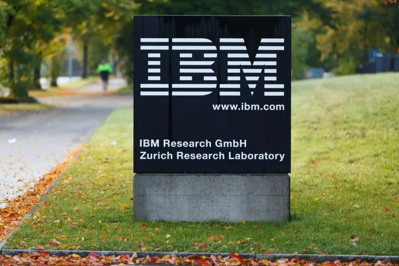 " آي بي إم "  تنفي أكبرعملية تسريح بتاريخ الشركات التقنية 