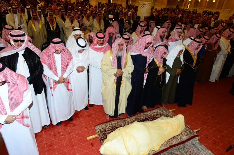 بساطة مراسم تشييع الملك تبهر الغرب