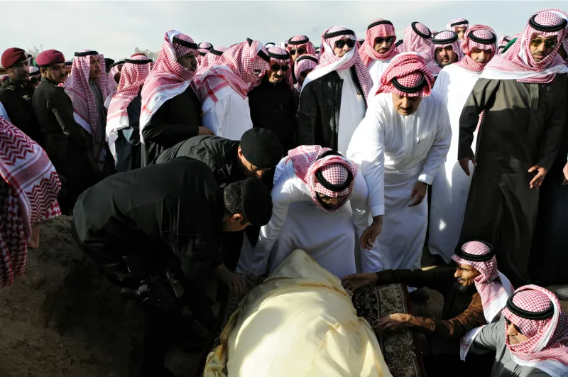بساطة مراسم تشييع الملك تبهر الغرب