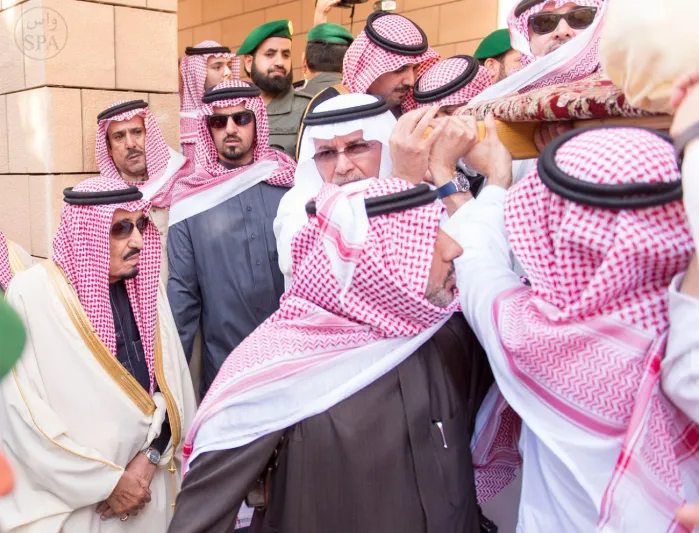 بساطة مراسم تشييع الملك تبهر الغرب