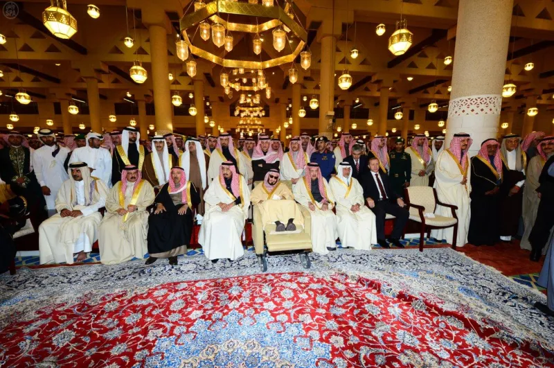 بساطة مراسم تشييع الملك تبهر الغرب