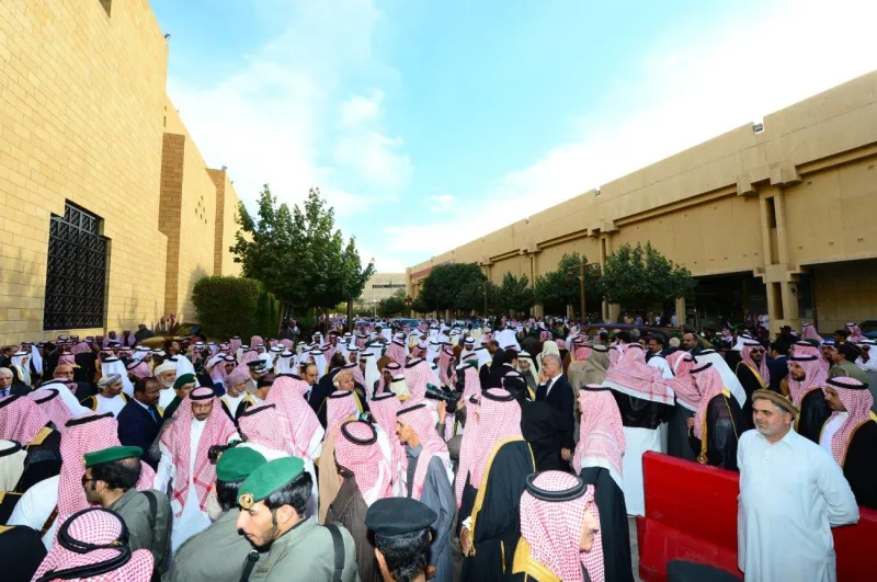 بساطة مراسم تشييع الملك تبهر الغرب