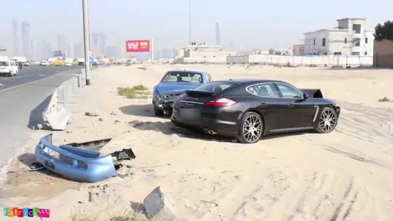 بالفيديو: اصطدام سيارة بنتلي ”نادرة” وبورش باناميرا فى دبي