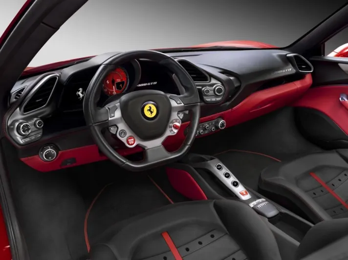 فيراري 488 GTB : قوّة هائلة لتجربة قيادة خارقة
