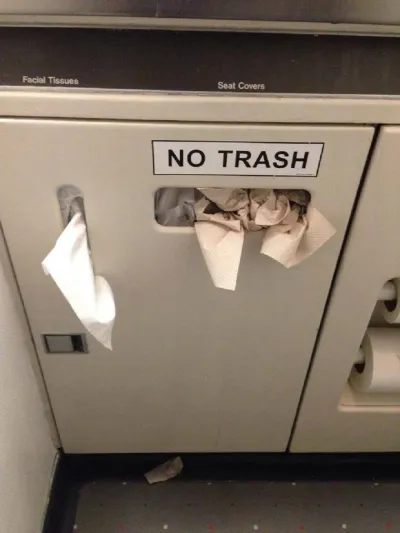 مضيفة الركاب التي فضحت ركابها بالصور..