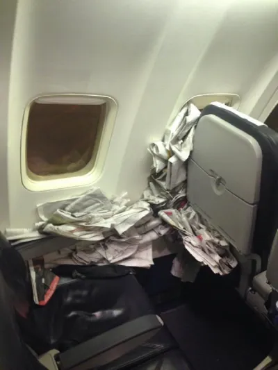 مضيفة الركاب التي فضحت ركابها بالصور..