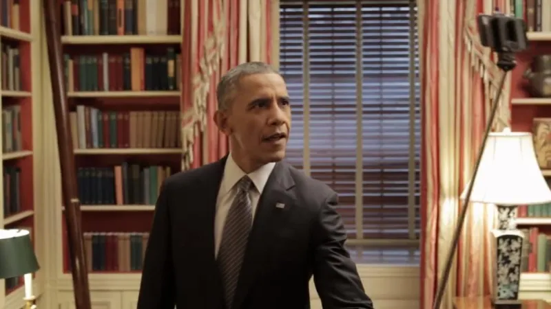 عدوى السيلفي تصيب الرئيس الأمريكي أوباما 