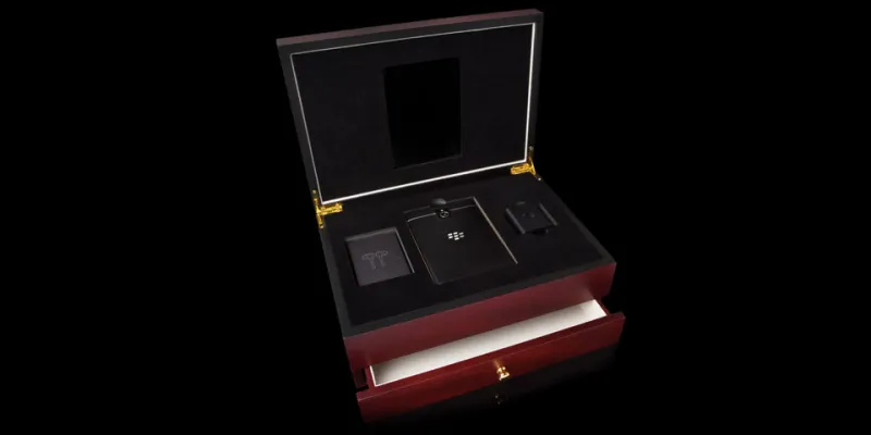 “بلاك بيري Passport”من الذهب أوالبلاتين أو الذهب الوردي