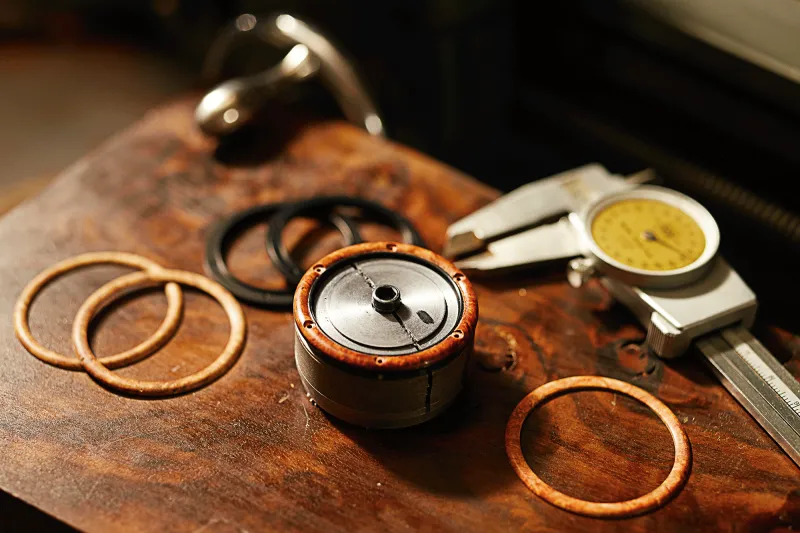 بالصور..ساعة تجعلك ترتدي الوحش بوغاتي في معصم يدك