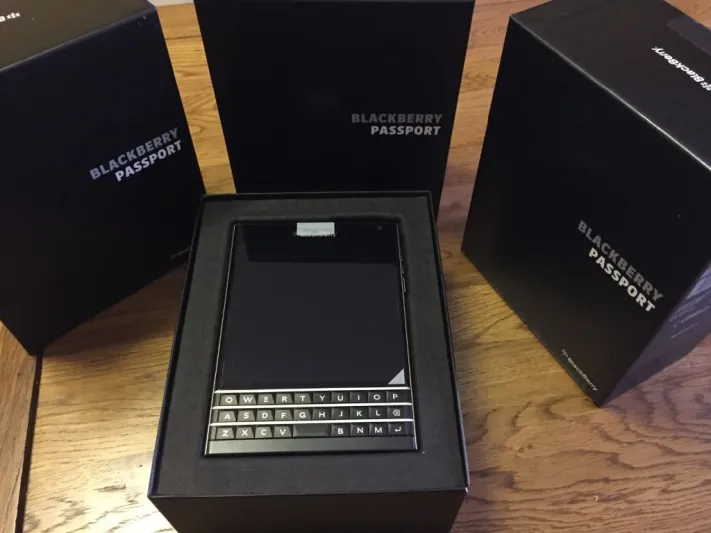 “بلاك بيري Passport”من الذهب أوالبلاتين أو الذهب الوردي