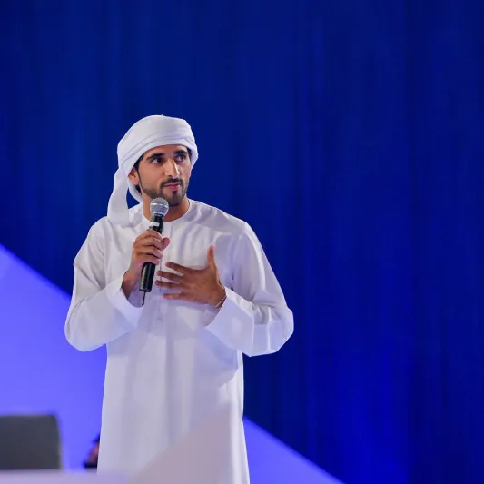 اضخم برنامج شعري اماراتي يختتم موسمه الثاني