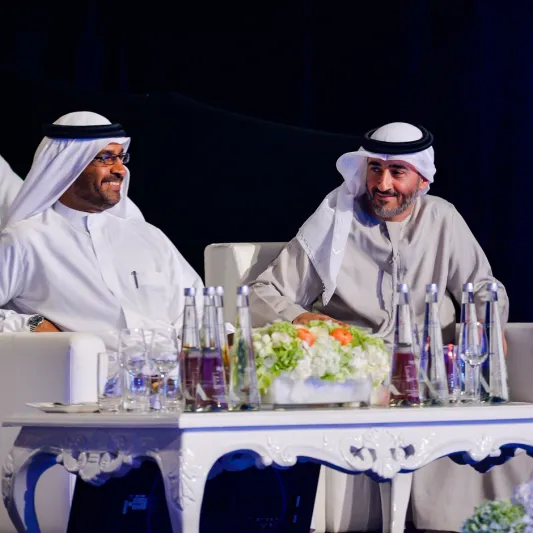 اضخم برنامج شعري اماراتي يختتم موسمه الثاني