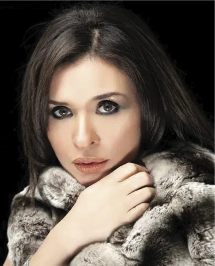 11 فنانة مصرية يمتلكن طائرات خاصة