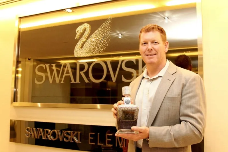 "دار العود" تطرح مجموعة من العطورات المرصّعة بكريستال "سواروفسكي"