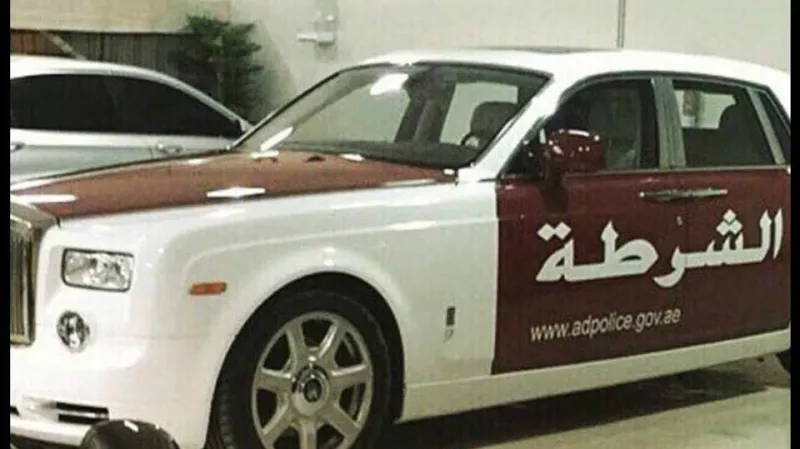 «شرطة أبوظبي» تضم إلى أسطولها أفخم سيارة شرطة في العالم