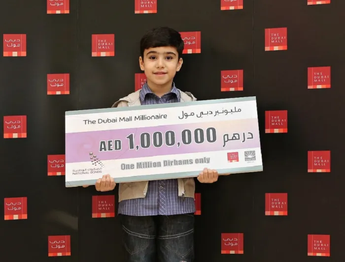 طفل سوري بعمر الـ7 سنوات يفوز بجائزة «مليونير دبي مول»